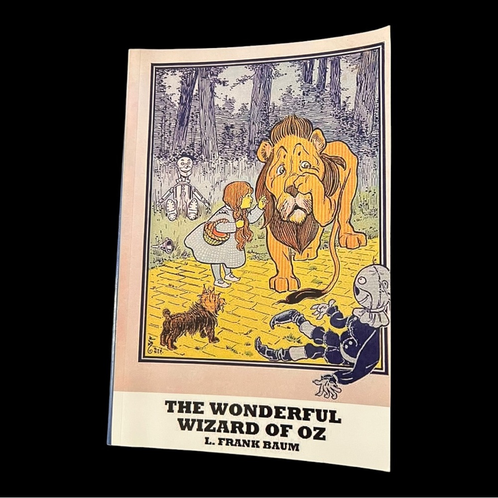 THE WONDERFUL WIZARD OF OZ Book By L. Frank Baum 2014